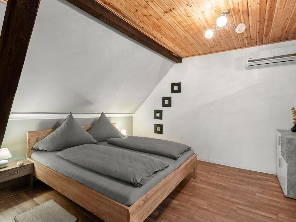 Serene Holiday Home In Nehren With A Beautiful Garden Esterno foto